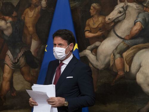Conte gioca con le carte coperte: nascondono pure i dati alla Ue