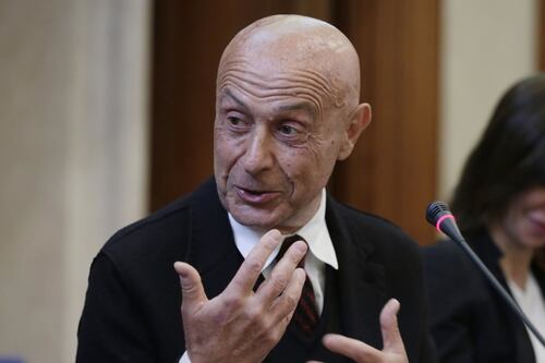 Minniti e l'allerta nei Servizi per la Specre alla 'nduja: il retroscena di Bisignani
