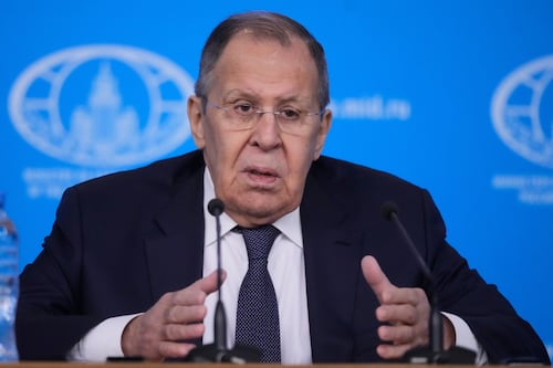 Lavrov: "L'Italia non sia russofobica. Groenlandia? Come la Crimea"
