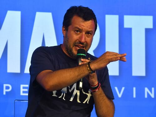 Sbarchi e Covid, Salvini contro il governo: pronta la denuncia per favoreggiamento dell'immigrazione clandestina
