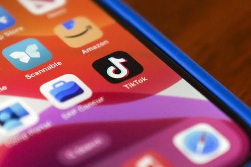 Bologna, retorica jihadista e minacce di morte su Tik Tok. Denunciato un maliano