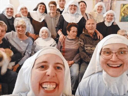 Caos Vaticano, scomunicate le suore "cioccolatine": si erano ribellate alla Chiesa