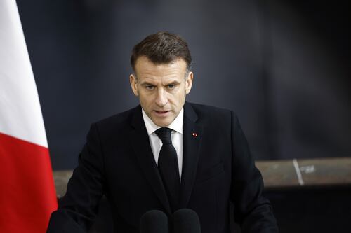 Iran, la sfida di Macron: "Navi militari nel Mediterraneo"