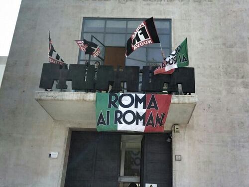 Forza Nuova occupa l'ex Gil di Trastevere, restaurato e poi abbandonato
