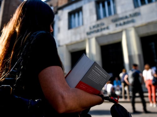 La rivolta di psicologi, farmacisti e biologi per la farsa-esami