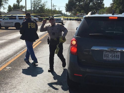 Texas, massacro in chiesa: spara sui fedeli, oltre 20 morti