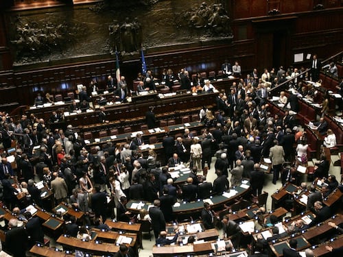 Parlamentari senza ascolto. Ecco la tragedia della politica