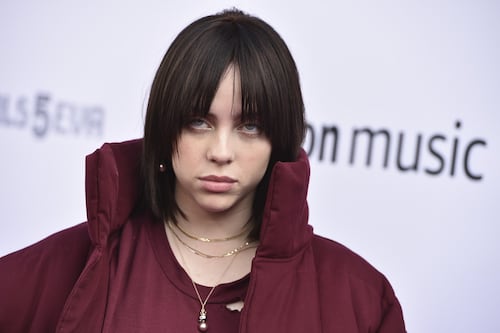 Billie Eilish choc: "Il porno mi ha distrutto il cervello, lo guardavo già a 11 anni"