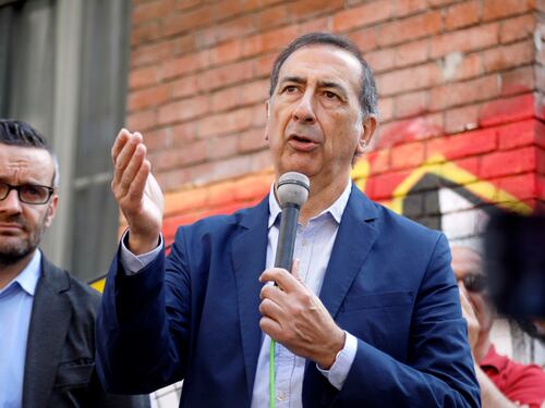 Il sindaco Sala si "salvinizza": "Daspo urbano per i rom abusivi"