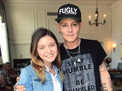 Magrissimo e irriconoscibile, le ultime foto di Johnny Depp spaventano i fan
