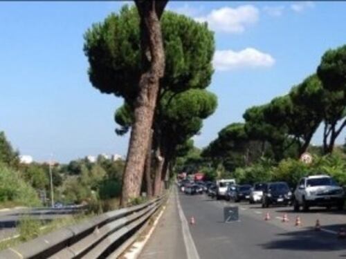 Schianto in moto, muore ragazza di 20 anni