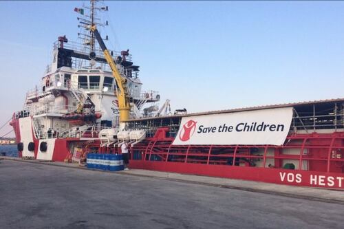 Migranti, perquisita la nave di Save the children