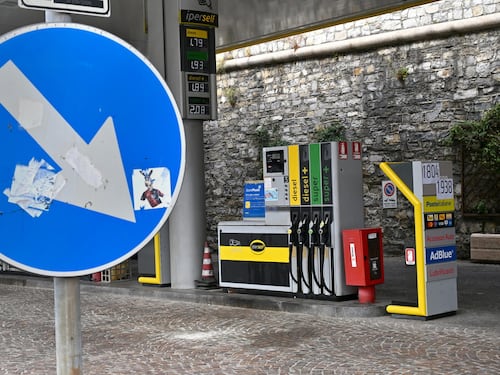 Carburanti, il Cdm proroga il taglio accise per una settimana. A quanto ammonta