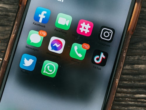 Magdeburgo, l'attentato svetta tra i topic social: gli hashtag e le emoji più usati