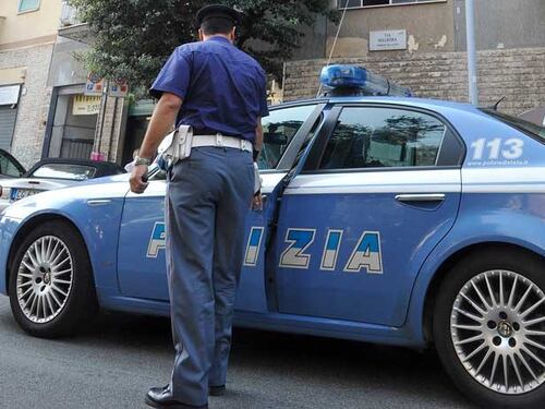 Roma, donna trovata morta su un prato