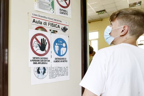 Mascherine da vomito, l'interrogazione della Lega alla Azzolina: "Arcuri incapace"