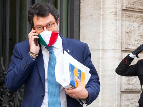 Tutti i soldi di Salvini. Ecco quanto spende per la propaganda. E quanto incassa