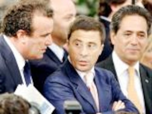 I finiani attaccano: "Contro Gianfranco dossieraggio falso dei servizi deviati"