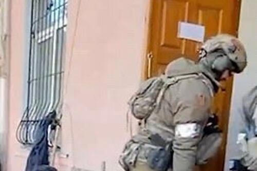 Soldati russi si ribellano e uccidono un altro generale e il comandante. La rivolta delle truppe