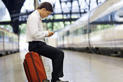 Roaming a costo zero dall'estero, si rischia il rinvio di un anno