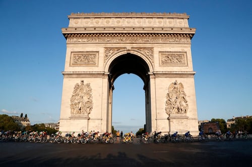 Ciclismo, il Tour a fine agosto, Giro d'Italia dal 3 ottobre