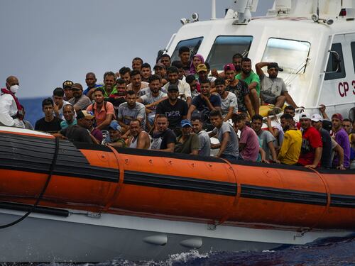 Migranti, Italia-Grecia-Malta-Cipro si ribellano all’Ue e alle Ong: “Servono misure urgenti”