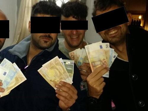 Montella sotto torchio per tre ore. Il legale: "Ha sbagliato per vanità, ora è molto provato"
