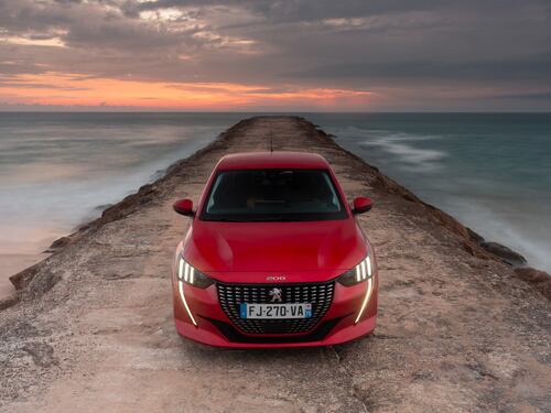 La Nuova Peugeot 208 e l'equilibrio dei 100 cavalli