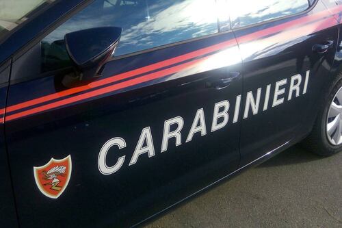 Palermo, vendevano la figlia di nove anni per 5 euro. Arrestati genitori e clienti