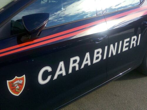 Palermo, vendevano la figlia di nove anni per 5 euro. Arrestati genitori e clienti