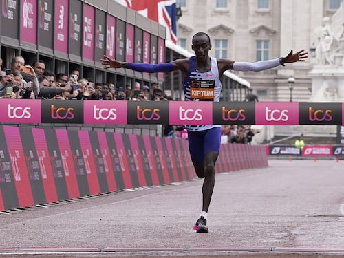 Atletica, è morto Kelvin Kiptum: nel 2023 il record del mondo della maratona