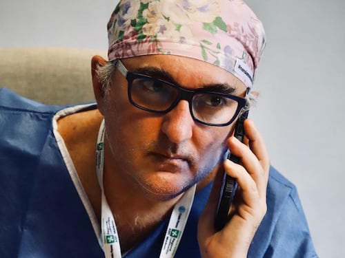 Plasmoterapia, De Donno e i suoi 340 avvocati. Cosa dice a Selvaggia Lucarelli