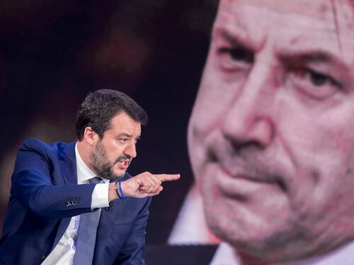 Scontro totale sul Mes. Così Salvini asfalta Conte che lancia la sfida in tv