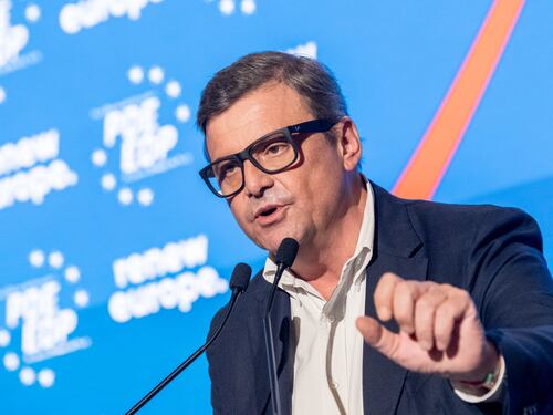 Carlo Calenda a valanga contro il Pd: farebbe alleanze anche con i nazisti