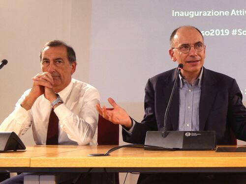 Si vota, torna la caccia al fascista. Da Durigon a Bernardo, la sinistra rispolvera il manganello rosso