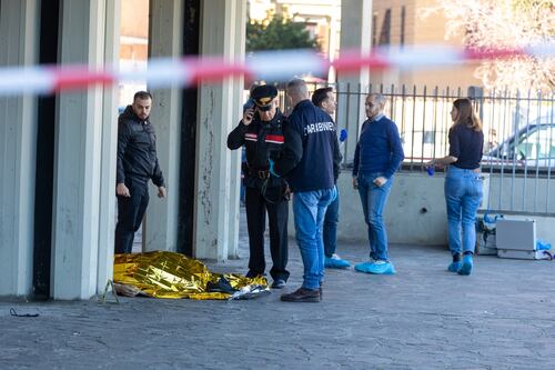 Cornelia, rissa e coltellate: ci scappa il morto. Vittima un egiziano