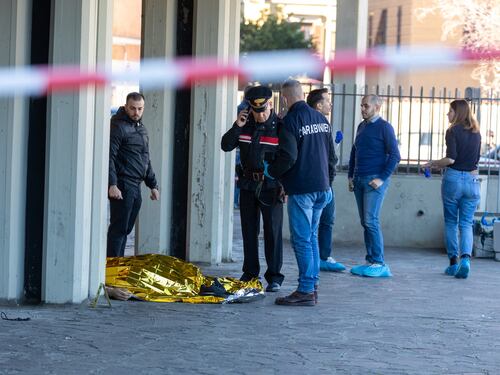 Cornelia, rissa e coltellate: ci scappa il morto. Vittima un egiziano