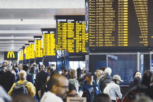 Treni bloccati, Italia in tilt per un chiodo. Rfi interrompe il rapporto con la ditta
