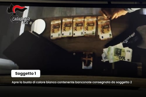 Italia, ex 007 passavano info ai russi: arrestati. Crosetto: "Nessuna tolleranza"