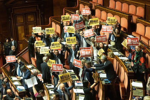 Legge elettorale, ok al Senato. Le solite opposizioni: ora le preferenze sono una "svolta autoritaria"...