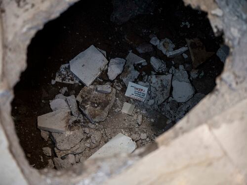 Palazzo a rischio crollo per il furto in gioielleria