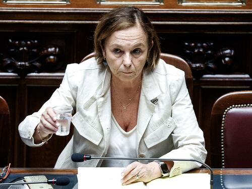 Migranti, Luciana Lamorgese cerca scuse per l’invasione: “Non è colpa del mio ministero”
