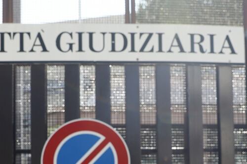 "Ammazzo tuo figlio", l'inchiesta sul racket delle occupazioni: aggressioni e minacce