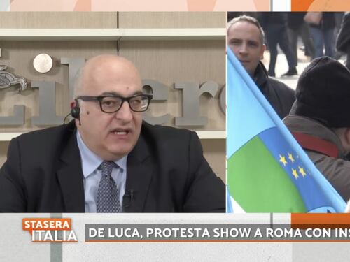 Vincenzo De Luca, Mario Sechi rincara la dose: "Ormai è la fiction di se stesso"