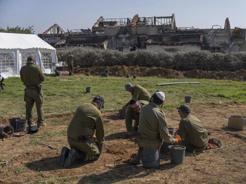 Medio Oriente, Hamas detta le condizioni a Israele: "Ostaggi liberi se..."