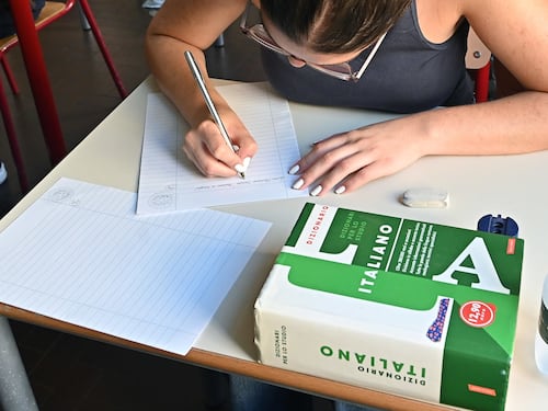 Incubo compiti: "Troppi e inutili". Presidi Roma: "Le scuole si auto-regolino"