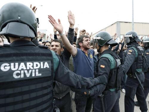 Referendum Catalogna, oltre 2 milioni alle urne: sì al 90%