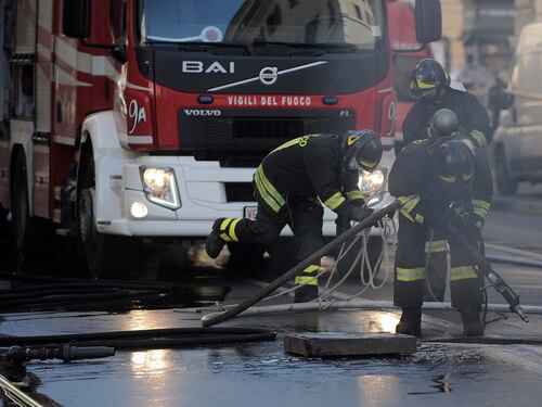 Fiamme su terrazzo villetta alla Romanina