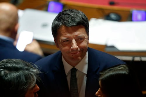 Italia Viva di lotta e di governo: raccoglie le firme contro se stessa