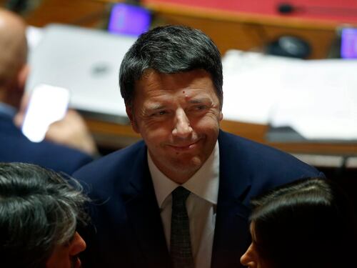 Italia Viva di lotta e di governo: raccoglie le firme contro se stessa